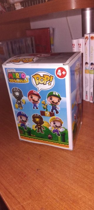 Funko pop pikachu e Super Mario bros