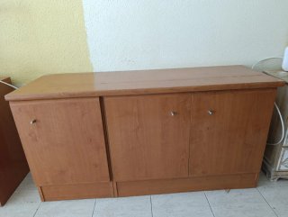 Mueble de madera 3 puertas