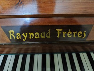 Piano vertical madera