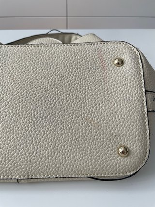 Bolso blanco vintage con asa trenzada