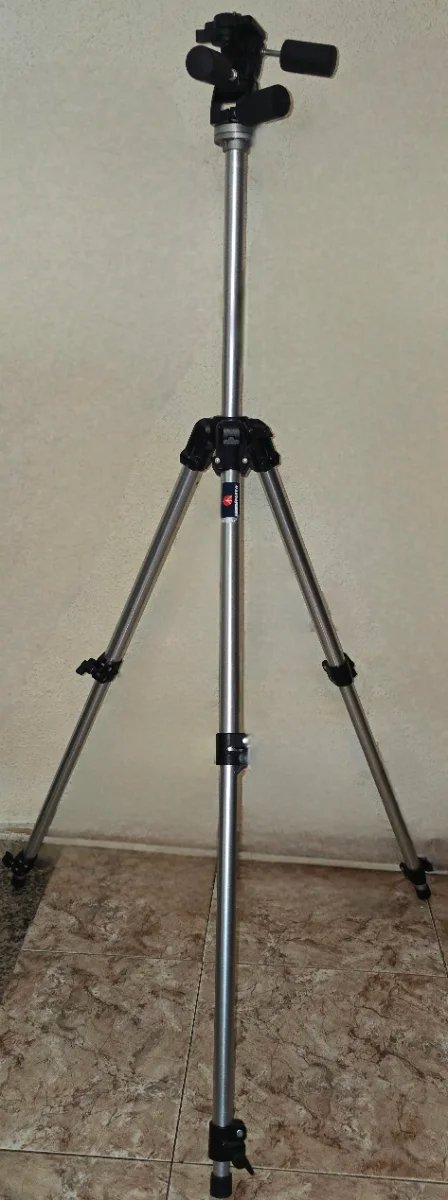 Set di treppiedi Manfrotto 144, 420 e Minolta MX700