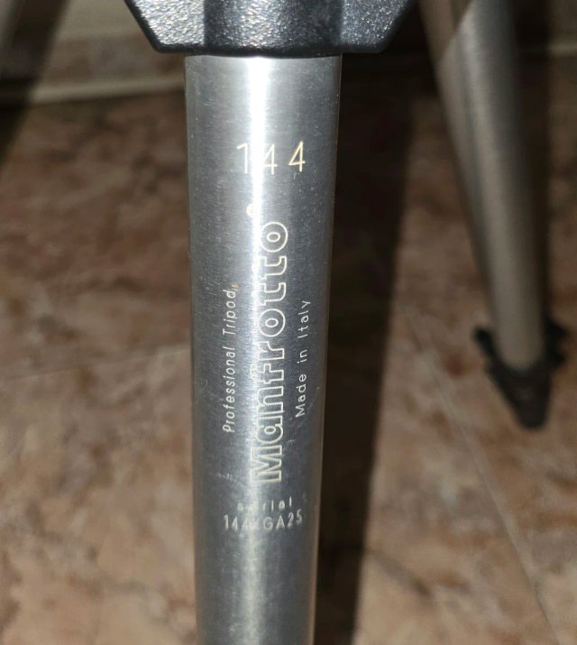 Set di treppiedi Manfrotto 144, 420 e Minolta MX700
