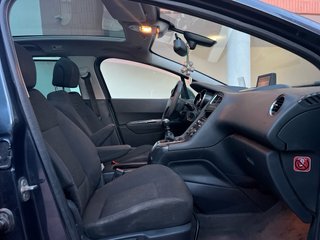 Peugeot 5008 2014