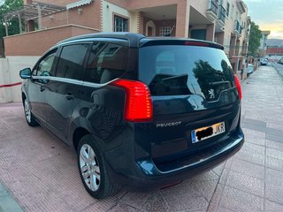 Peugeot 5008 2014