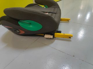 Elevador coche Isofix gris