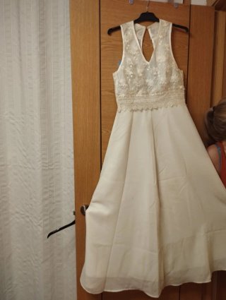 Vestido de fiesta blanco con encaje