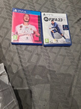 FIFA 20 PS4 e FIFA 23 PS5