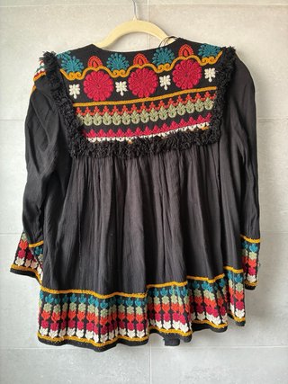 Chaqueta Zara bordada negra multicolor