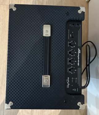 Ampeg Rocket Bass RB-108 Amplificador Bajo