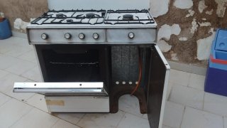 Forno da cucina bianco a 4 fuochi