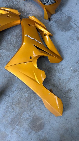 Carenado Triumph Daytona 675 Amarillo