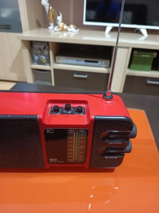 Radio Lavis 960 Solid State Roja