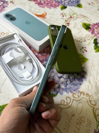 iPhone 16 128gb 95% Batería