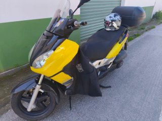 Maleta, Manta y Paravientos Tucano Yamaha XMAX