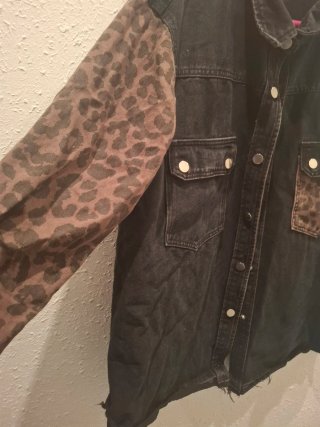 Chaqueta vaquera combinada leopardo