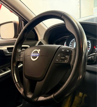 Volvo XC60 D3 150cv UNICO DUEÑO CON LIBRO