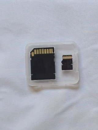 Tarjeta microSD con adaptador (8 GB)