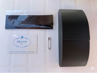 Occhiali Prada neri