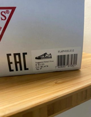 Zapatillas Guess Mujer Negras y Blancas Nuevas