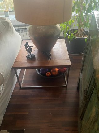 Mesa auxiliar madera estilo industrial