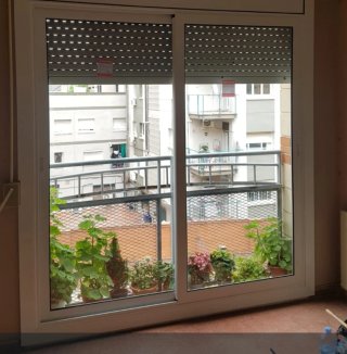 Balconera blanca  corredera  aluminio