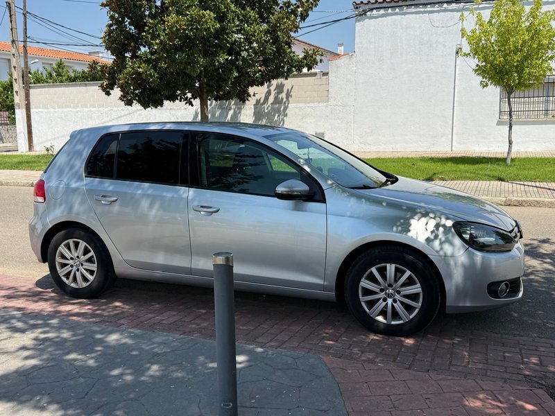 Volkswagen Golf 2010 - foto 1