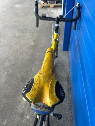Bicicleta de carretera MENDIZ amarilla