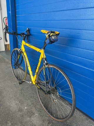 Bicicleta de carretera MENDIZ amarilla