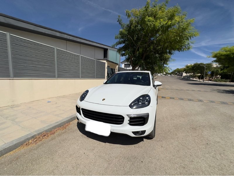 Porsche Cayenne - foto 1