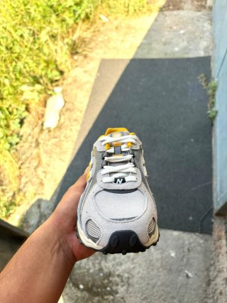 New Balance 204 Grigio Giallo