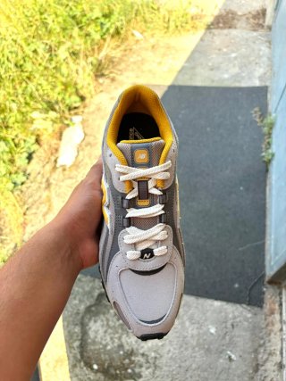 New Balance 204 Grigio Giallo