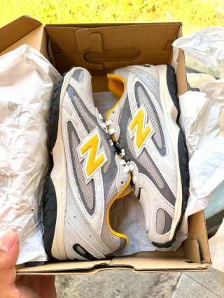 New Balance 204 Grigio Giallo