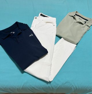 Lote 2 polos Hollister y pantalón blanco
