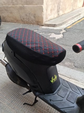 Piaggio Typhoon Scooter Negra y Amarilla