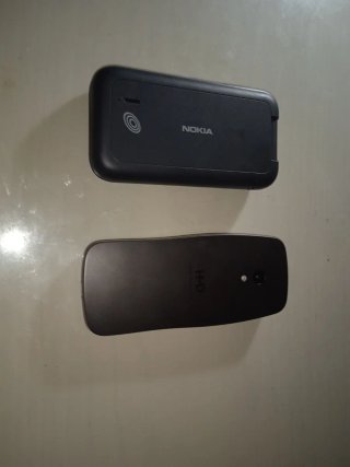 Lote 2 Nokias (Gris y Amarillo)