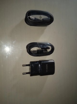 Lote 2 Nokias (Gris y Amarillo)