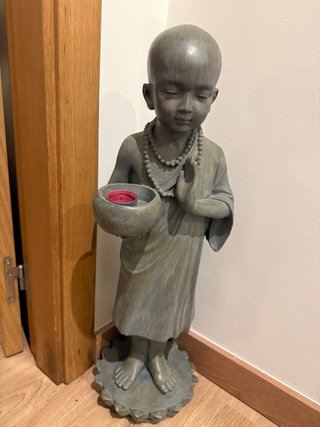 Figura Monje Budista Resina Portavelas