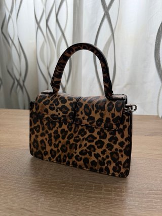 Bolso Bershka estampado leopardo