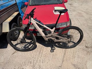 E-bike Enduro/Descenso Canyon torque on carbono