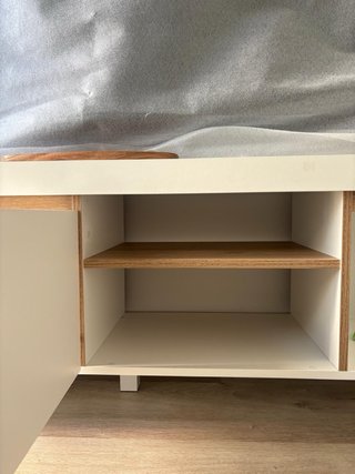 Mueble TV blanco y madera
