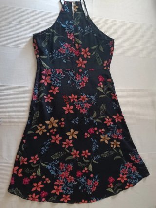 Vestido estampado floral negro