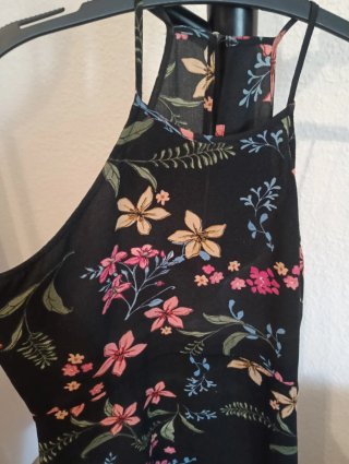 Vestido estampado floral negro
