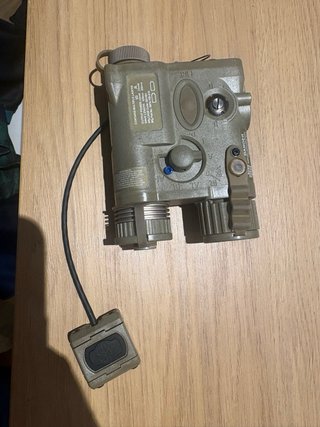 SomoGear PEQ-16B IR Láser/Linterna