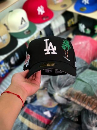 Gorra New Era LA Negra con Palmeras