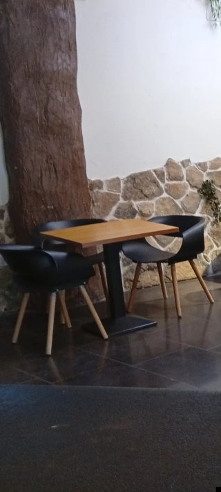2 Mesas y 8 Sillas Negras