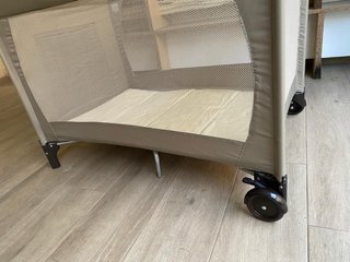 Cuna de viaje plegable