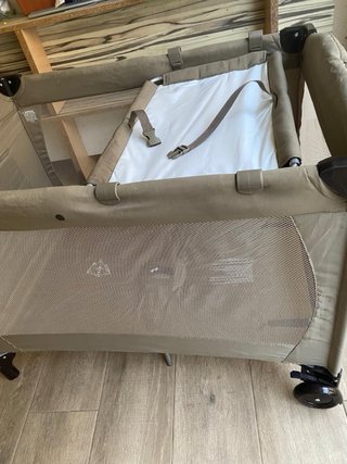 Cuna de viaje plegable