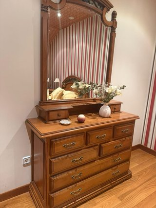 Juego dormitorio: Cabecero, mesillas y comoda
