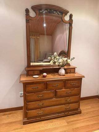 Juego dormitorio: Cabecero, mesillas y comoda