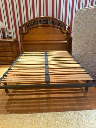 Juego dormitorio: Cabecero, mesillas y comoda